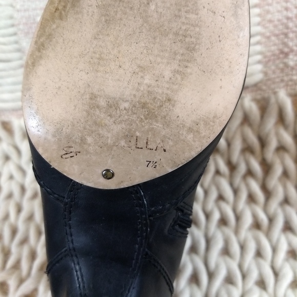 Ciao Bella Coty Ballet Low Heeled Ankle Booties worn couple hours with costume - Picture 6 of 7